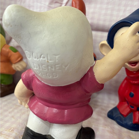 Vintage Ceramic Set of 5 Dwarves Disney Figurines Hand Painted - Picture 8 of 16